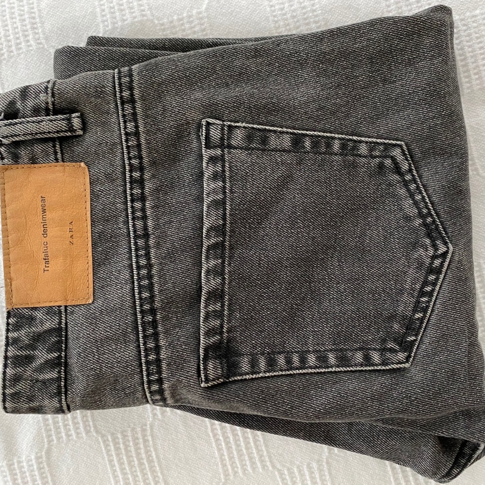 Amazing mom jeans - super flattering